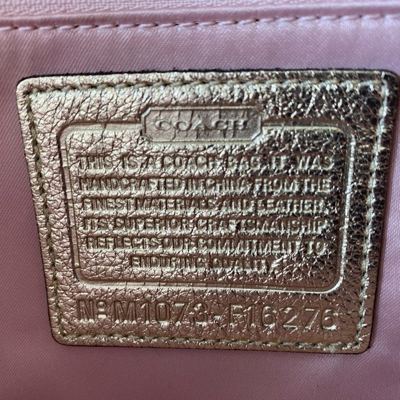 COACH Bleeker tote in signature floral EUC absolutely gorgeous inside and out - Picture 15 of 16